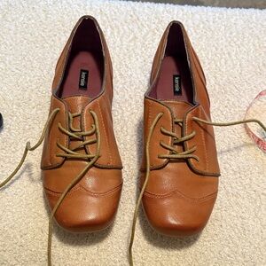 Kensie Women's Brown or tan Leather Loafers size 7.5 medium